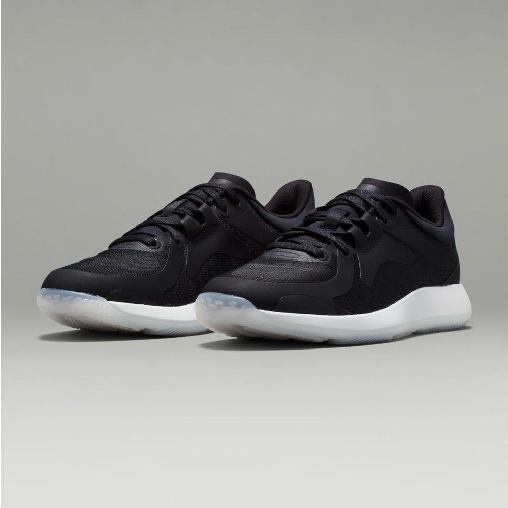 Lululemon Women's Strongfeel Training Shoe/Black and White/7.5